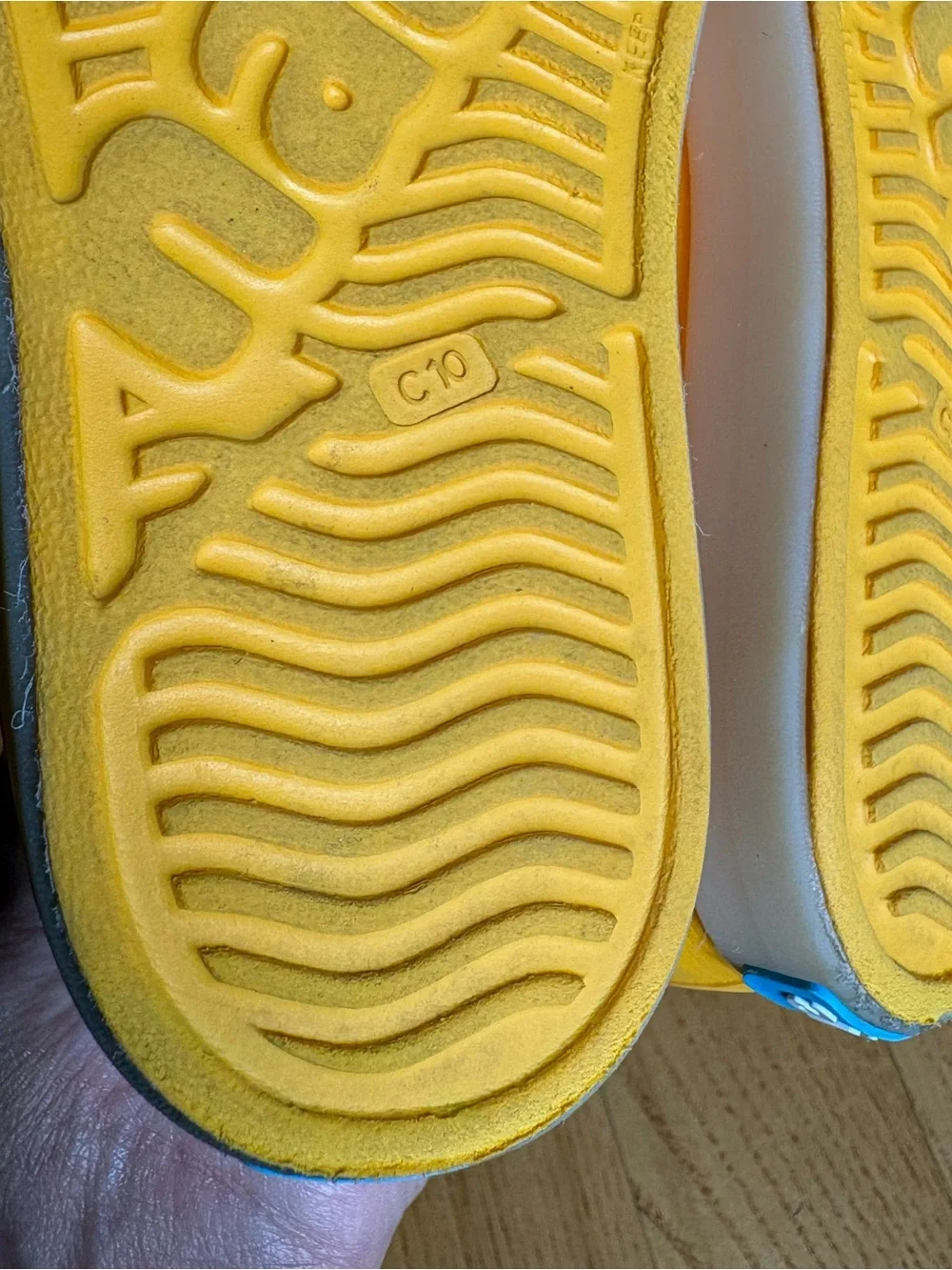 Native Jefferson Kids Shoes Glow In Dark Yellow Boy Girl Sz C10 Slip On Sneakers